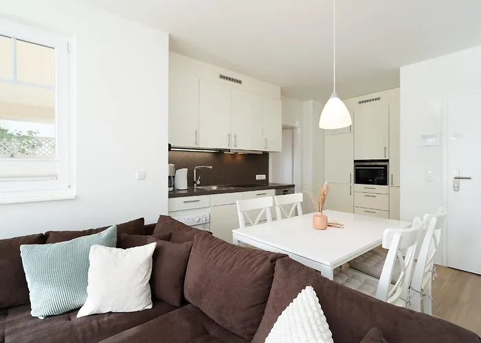 Stettiner Str 33-35 Whg 1 *